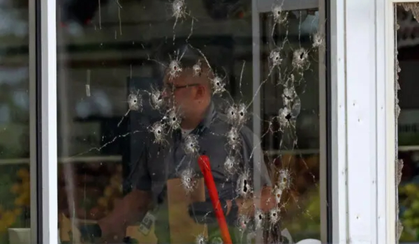 Μακελειό στο Άρκανσο των ΗΠΑ: Τρεις νεκροί από πυροβολισμούς έξω από σούπερ μάρκετ - Δείτε βίντεο