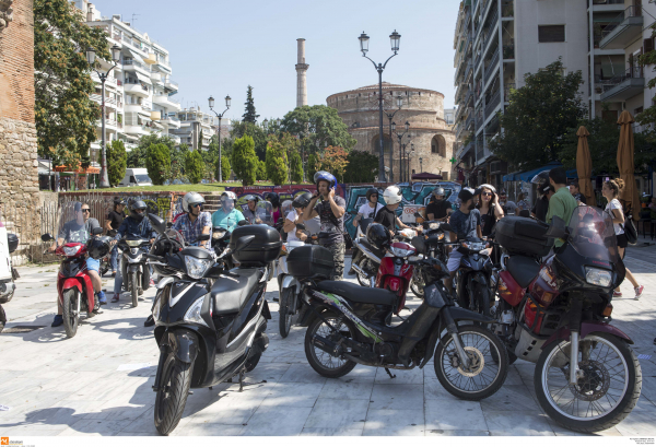 Επιτροπή Αγώνα Διανομέων: Αρνούμαστε να δουλέψουμε τις ώρες που επικρατούν ακραία καιρικά φαινόμενα