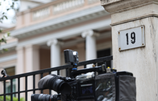 Το Μαξίμου αγνοεί τον Αβραμόπουλο