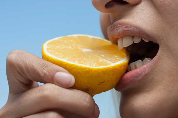 Αυτές είναι οι χειρότερες τροφές για τα δόντια - Δεν είναι μόνο οι «συνήθεις ύποπτοι»