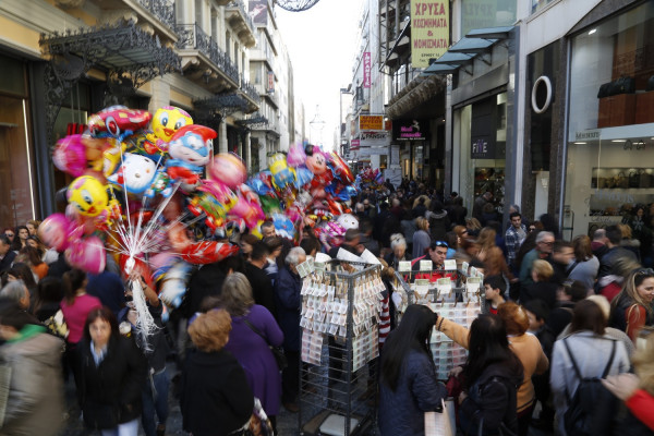 Ανατροπές της τελευταίας στιγμής σε επίδομα γέννας, επίδομα παιδιού και επίδομα ενοικίου