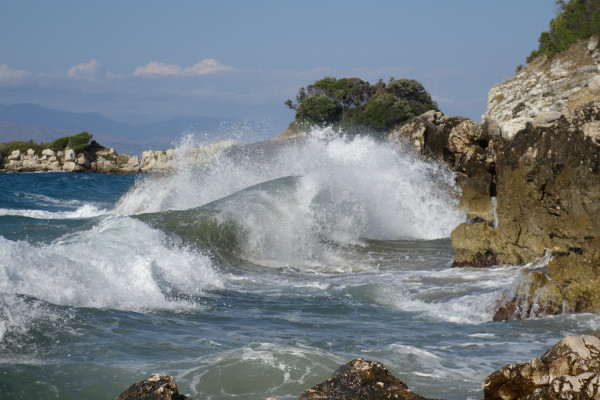 Έκτακτο δελτίο καιρού - ΕΜΥ: Θυελλώδεις άνεμοι και πολύ υψηλές θερμοκρασίες το Σαββατοκύριακο