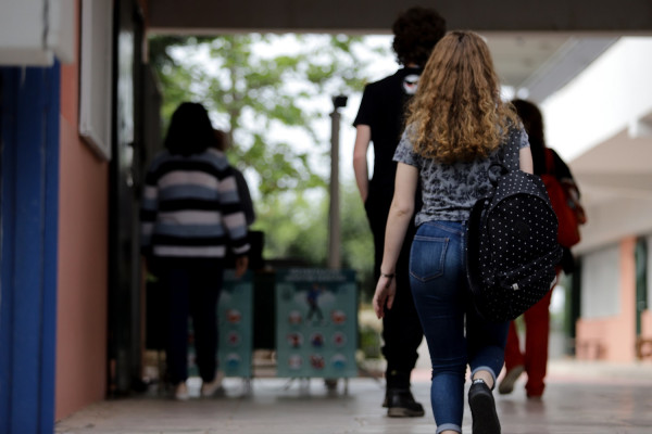 Σχολικά γεύματα: Ξεκινάει η διανομή σε 1.227 σχολεία όλης της χώρας