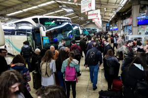 Ανακοινώθηκαν εκπτώσεις σε εισιτήρια τρένων και ΚΤΕΛ για τους αναπληρωτές εκπαιδευτικούς