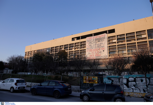 Αγρια νύχτα σε πάρτι στο ΑΠΘ - Μεθυσμένοι νεαροί παρέσυραν φίλο τους με μια μπουλντόζα