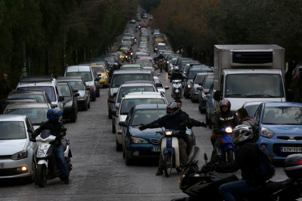 Δακτύλιος: Επιστρέφει τη Δευτέρα με τσουχτερά πρόστιμα - Ποια είναι τα όριά του