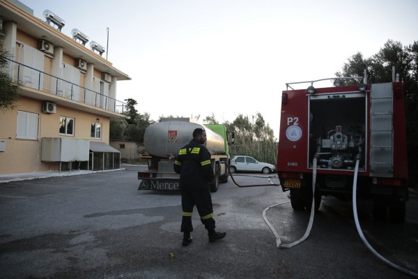 Πυρκαγιά στο Μενίδι - Εντοπίστηκε μία απανθρακωμένη σορός