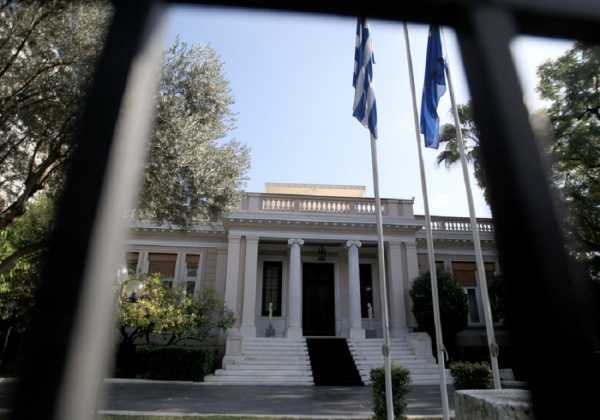 Σύσκεψη εργασίας στο Μαξίμου για το χρέος