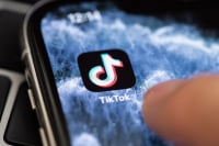 Έρευνα: Οι νέοι χρήστες του TikTok «εκτίθενται» σε ψευδείς ειδήσεις για τον πόλεμο στην Ουκρανία