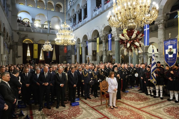 Η Θεσσαλονίκη γιορτάζει: Τα μηνύματα της πολιτικής και πολιτειακής ηγεσίας μετά τη δοξολογία (Εικόνες)