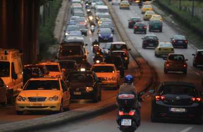 Τσιπάκι για τέλη κυκλοφορίας, ΚΤΕΟ και ασφάλιση προωθεί το ΥΠΟΙΚ