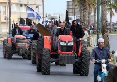 Χανιά: Στους δρόμους αγρότες και κτηνοτρόφοι