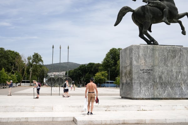 Ζέστη με μπόρες σήμερα Τρίτη: Επιμένει η «αστάθεια», πότε ξεκινούν τα μποφόρ στα νησιά