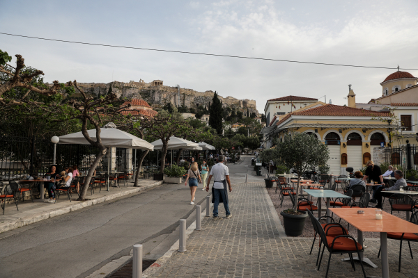 Κορονοϊός: Κάτω από 500 τα κρούσματα σήμερα, 18 οι νεκροί, 353 οι διασωληνωμένοι