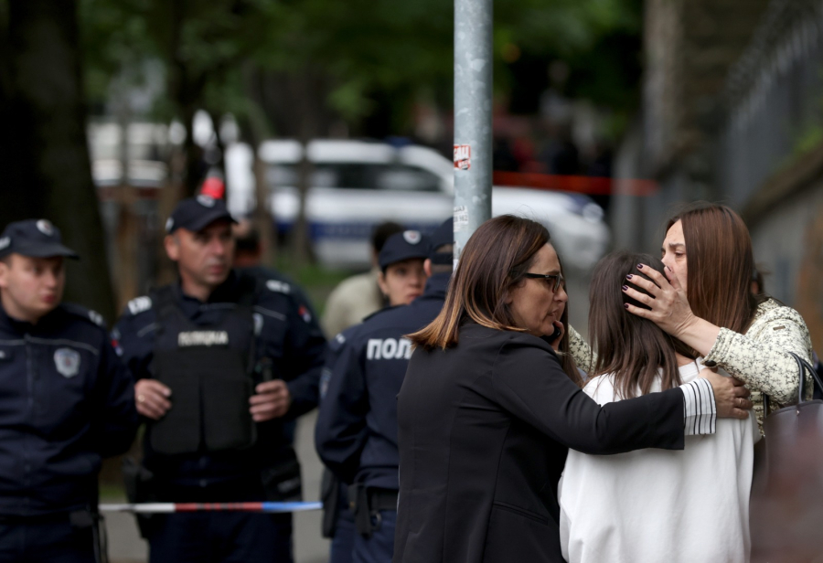 Πυροβολισμοί στο Βελιγράδι: Συγκλονίζουν μαρτυρίες μαθητών, «γονείς έτρεχαν και ούρλιαζαν»