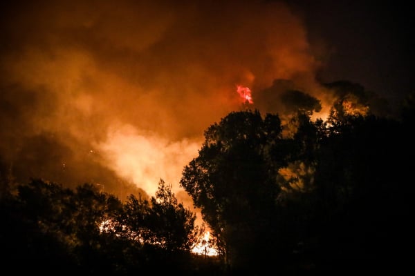 Φωτιά - Εύβοια: «Μας έχουν αφήσει στο έλεος του Θεού» - Έντρομος ο ηγούμενος της μονής του Όσιου Δαυΐδ