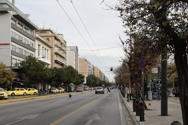 Λήξη συναγερμού στη Συγγρού: Κατέβηκε ο άνδρας που απειλούσε να αυτοκτονήσει (upd)