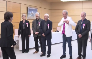 Φανατική θαυμάστρια των Deep Purple η πρωθυπουργός της Ιαπωνίας (βίντεο)