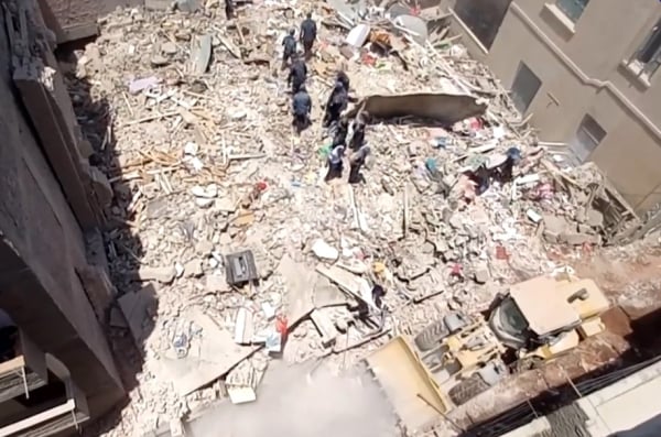 Αίγυπτος: Τουλάχιστον 14 νεκροί από την κατάρρευση πολυκατοικίας (Βίντεο)