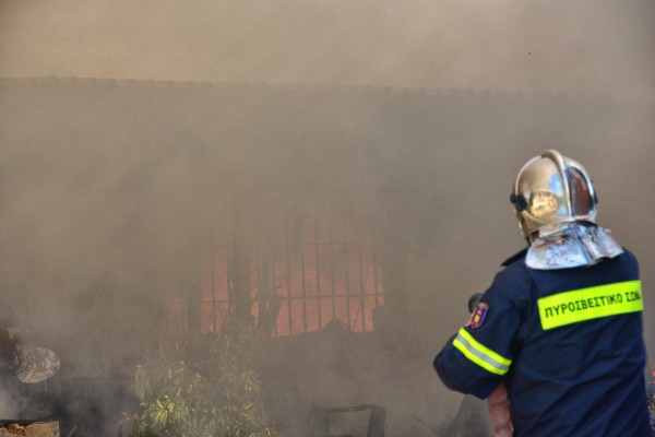 Θεσσαλονίκη: Νεκρός άνδρας μετά από φωτιά σε διαμέρισμα