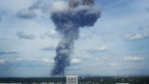 Ισχυρές εκρήξεις σε εργοστάσιο παραγωγής στη Ρωσία