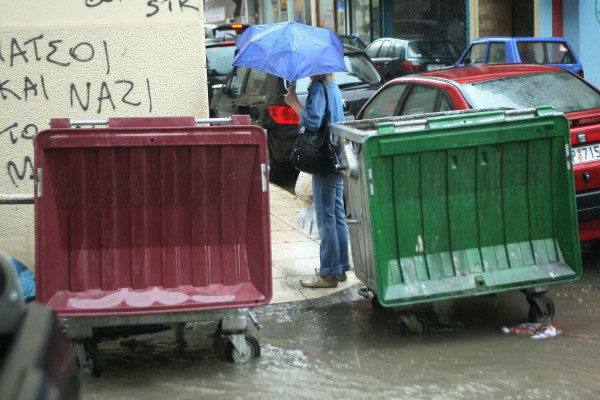 Τοποθετούνται στην πόλη 3.500 νέοι κάδοι απορριμμάτων με ...ταυτότητα στην Θεσσαλονίκη