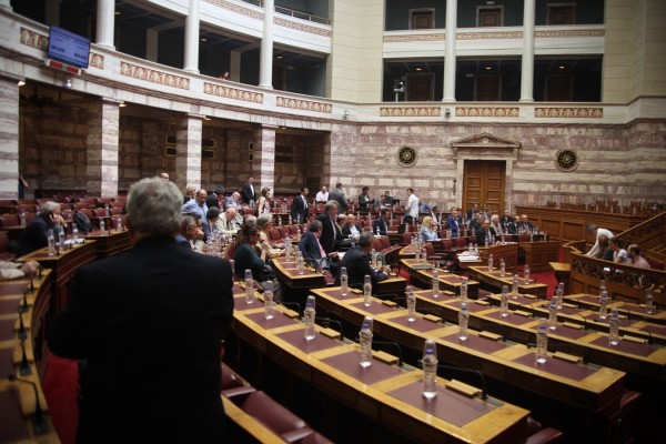 Κόβουν κατά 1,8 δισ. ευρώ την κρατική χρηματοδότηση των ΟΤΑ από το 2018