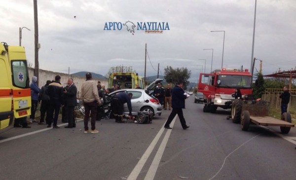 Σοβαρό τροχαίο με εγκλωβισμένους στην Αργολίδα (pics)