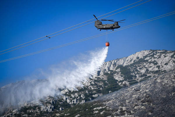 Δύο νέα πύρινα μέτωπα σε Άρτα και Μεσσηνία - Απειλούνται κατοικημένες περιοχές