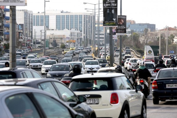 Χωρίς δακτύλιο η Αθήνα τη Δευτέρα λόγω της απεργίας στα ΜΜΜ