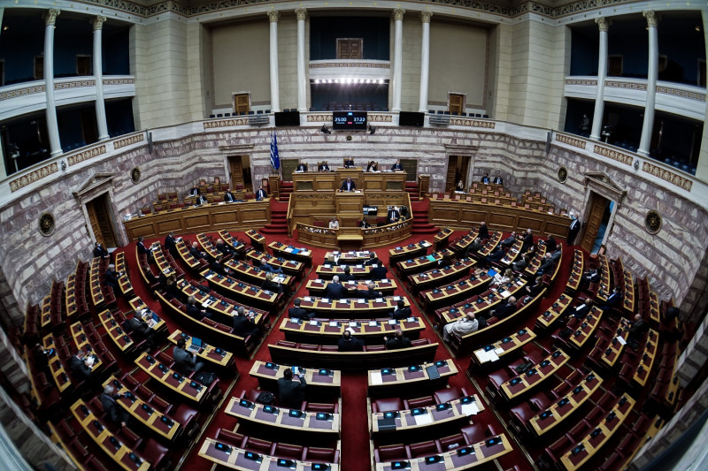 Κουτσούμπας και Βαρουφάκης ρίχνουν... «βολές» στην κυβέρνηση για πανδημία και Κουφοντίνα