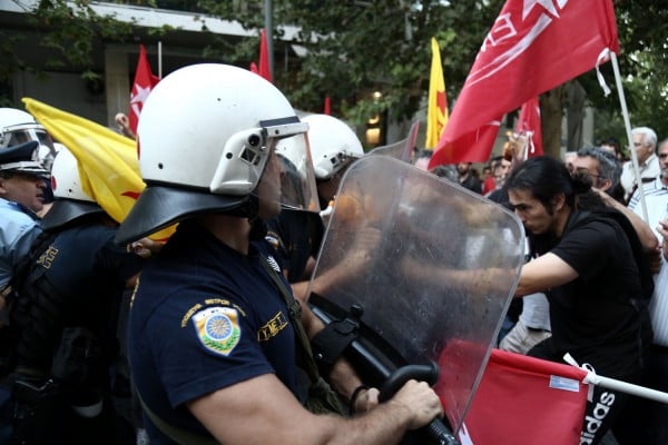 Η αστυνομία δεν επέτρεψε σε μέλη της ΛΑΕ να προσεγγίσουν την Πνύκα