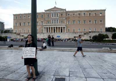 Σε «τεντωμένο σχοινί» οι διαπραγματεύσεις για τα εργασιακά - «Σκληρή γραμμή» κρατούν οι θεσμοί