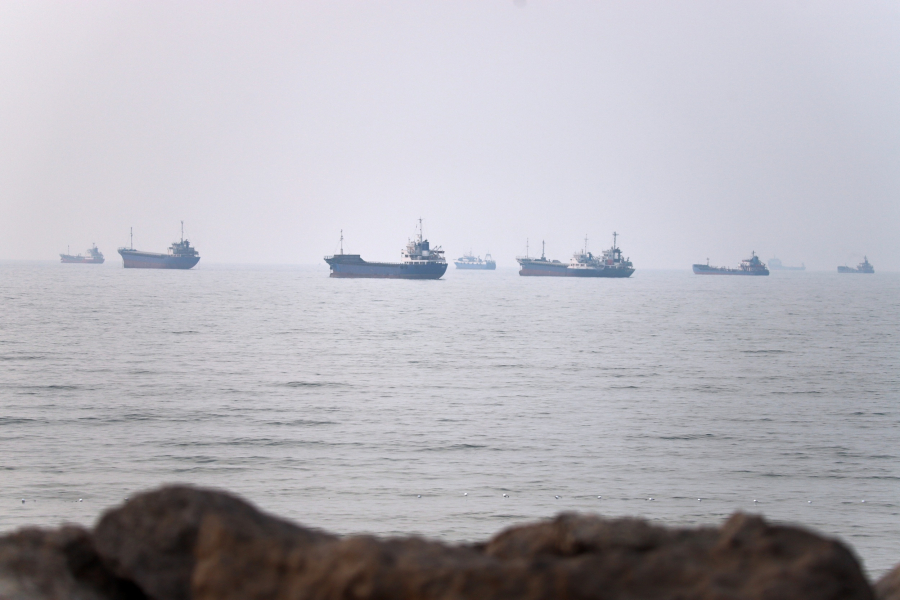 Το Ιράν απειλεί να κλείσει ξανά τα Στενά του Ορμούζ