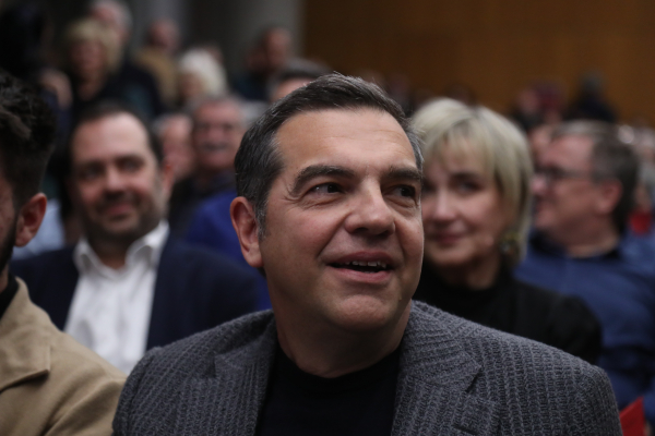 Δεν χτύπησε το τηλέφωνο Τσίπρα από τον Φάμελλο