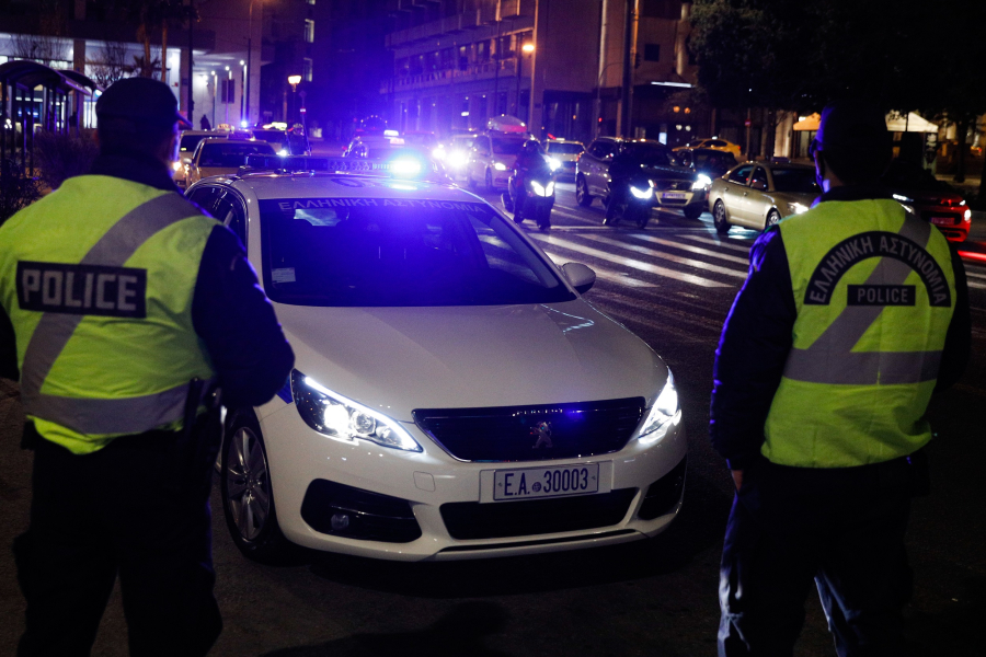 Βουλιαγμένης: Πιάστηκαν στα χέρια έπειτα από τροχαίο, αστυνομικός δέχθηκε επίθεση