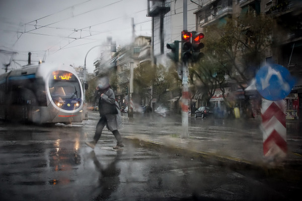 Συννεφιασμένος ο καιρός, που αναμένονται βροχές