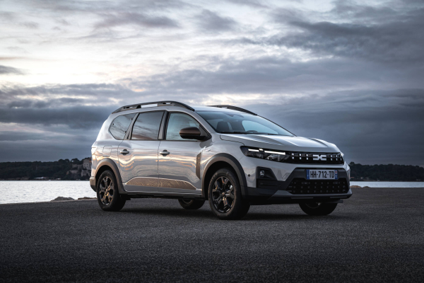 Τα νέα Dacia Sandero Stepway & Dacia Jogger με κινητήρα Hybrid 155 έφτασαν στην Ελλάδα