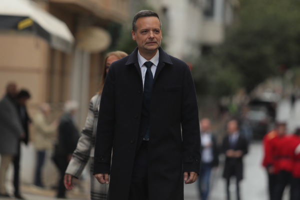 Παρίσι, όπως Αθήνα - Γκρεγκουάρ, όπως Δούκας