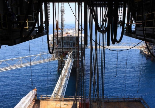 Σε διαβούλευση τρια νομοσχέδια για τα καύσιμα - Πέφτουν υπογραφές για τη θαλάσσια περιοχή 2