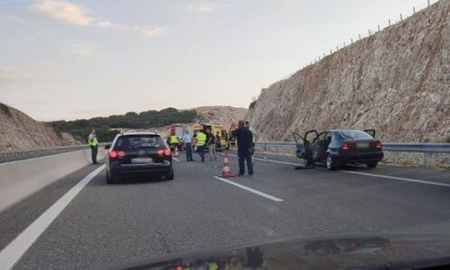 Τραγωδία στην Ιονία Οδό: Ζευγάρι σταμάτησε στη ΛΕΑ και παρασύρθηκε μπροστά στα μάτια των παιδιών του