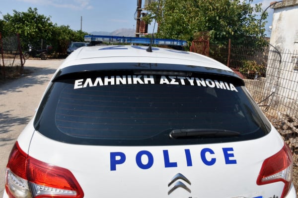 Χειροπέδες σε ειδικό φρουρό για εκβιασμό επιχειρηματία! Γιατί συνελήφθη και το θύμα