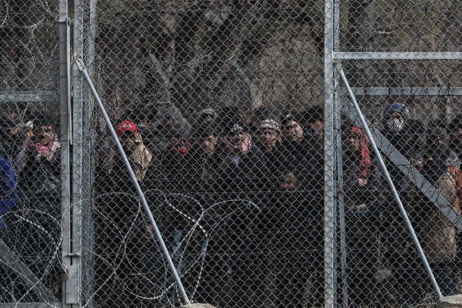 Ποινές έως 244 χρόνια και 4,5 εκατ. ευρώ σε κύκλωμα διακίνησης μεταναστών