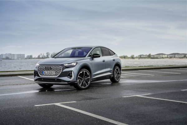 Νέο Audi Q4 e-tron: lifting με νέες εκδόσεις και τιμές