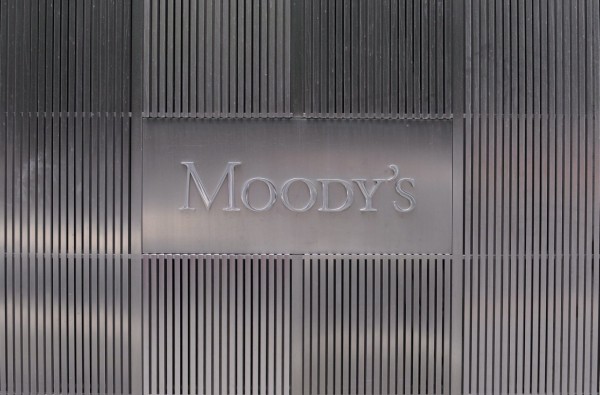 O οίκος Moody's αναβάθμισε το αξιόχρεο των ελληνικών τραπεζών