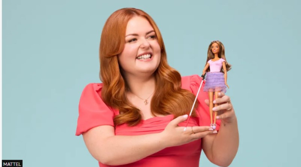 Η Mattel λανσάρει την πρώτη τυφλή κούκλα Barbie