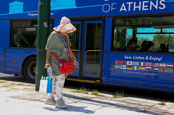 Σε ετοιμότητα η Περιφέρεια Αττικής για τον καύσωνα: Πού θα υπάρχουν υδροφόρες