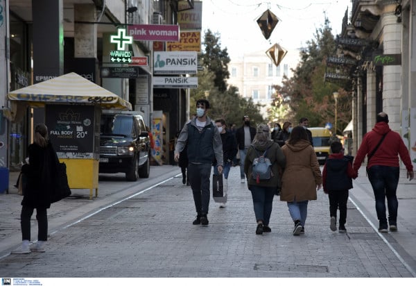 Καμπανάκι από καθηγητή Πνευμονολογίας: 30.000 με 50.000 τα ενεργά κρούσματα στην Ελλάδα