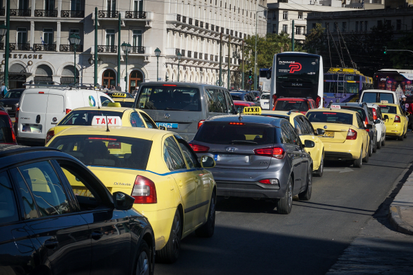 Η απεργία έφερε χάος στους δρόμους - Δείτε ποιους δρόμους να αποφύγετε