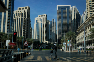 Κόλαση ο «παράδεισος» του Ντουμπάι: Lockdown θυμίζουν οι άδειοι δρόμοι, πανικός στα σούπερ μάρκετ